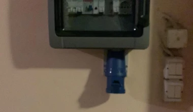 Αυτό είναι το πρώτο ταξί Tesla στην Ελλάδα [video]