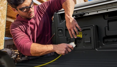 Νέο Ford Ranger Plug-in Hybrid: Πότε έρχεται Ελλάδα το αγροτικό που μπαίνει στην πρίζα