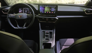 Δοκιμή CUPRA Leon 1.5 eTSI: Downsize & upgrade [video]