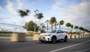 Οδηγούμε το νέο Lexus LBX: Ταράζει τα νερά το premium B-SUV