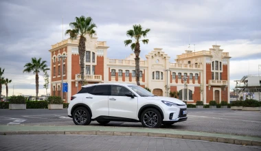 Οδηγούμε το νέο Lexus LBX: Ταράζει τα νερά το premium B-SUV