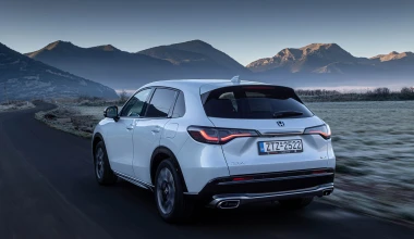 Δοκιμή Honda ZR-V e:HEV 184 PS: Midfielder 