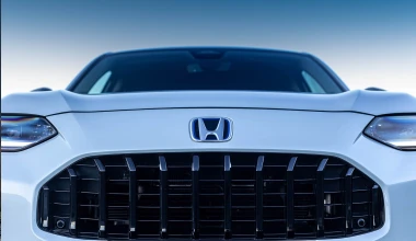 Δοκιμή Honda ZR-V e:HEV 184 PS: Midfielder 