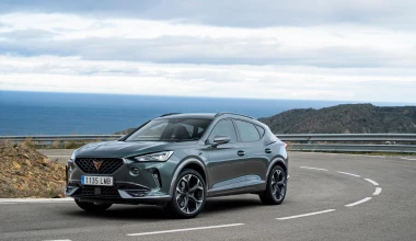 Cupra Formentor E-Hybrid: Πως συνδυάζονται κορυφαίες επιδόσεις και 1,2 lt/100 km κατανάλωση;
