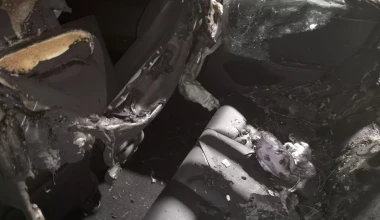 Λαμπάδιασε Tesla στην Αθήνα – Δεν έπαθε τίποτα η μπαταρία (αποκλειστικές εικόνες)