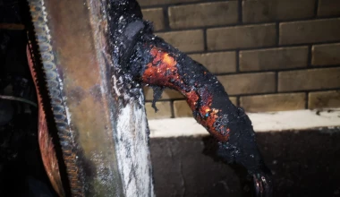 Λαμπάδιασε Tesla στην Αθήνα – Δεν έπαθε τίποτα η μπαταρία (αποκλειστικές εικόνες)