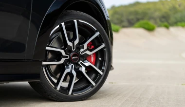 Στην Ελλάδα το νέο MINI Cooper JCW: Με 231 ίππους και 6,1 για το 0-100 km/h!