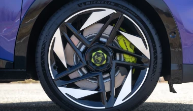 Οδηγούμε στο Balocco το Abarth 600e: Scorpionissima