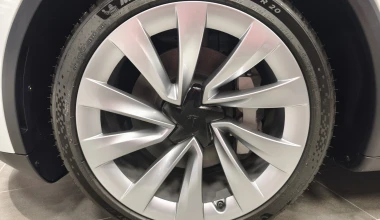 Είδαμε το νέο Tesla Model Y στην Ελλάδα – Οι πρώτες εικόνες