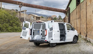 Οδηγούμε στο Λαύριο το νέο Volkswagen Transporter - Οι τιμές στην Ελλάδα