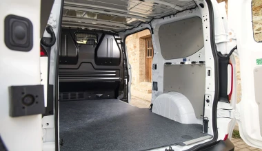 Οδηγούμε στο Λαύριο το νέο Volkswagen Transporter - Οι τιμές στην Ελλάδα