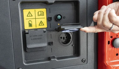 Οδηγούμε στο Λαύριο το νέο Volkswagen Transporter - Οι τιμές στην Ελλάδα