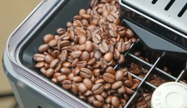 Πλήρως Αυτόματη Μηχανή Καφέ Eletta Explore της De'Longhi: Η τελειότητα στον καφέ!