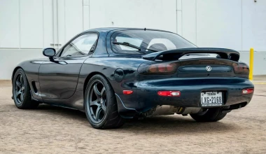 Ιεροσυλία; Θρυλικό μοντέλο των 90’s το… έβαλαν στη πρίζα!