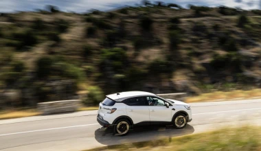 To full υβριδικό B-SUV που καίει 40% λιγότερη βενζίνη - Έχει όφελος 2.000 ευρώ και εγγύηση 5 χρόνια! 