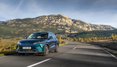 Οδηγούμε στη Βαρκελώνη το νέο BYD Atto 2 DM-i – Πρώτες τιμές στην Ευρώπη