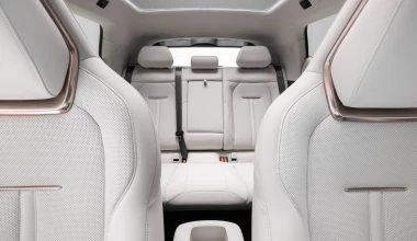 Premium compact SUV με απόδοση έως 428 ίππους και όφελος 2.000 ευρώ!