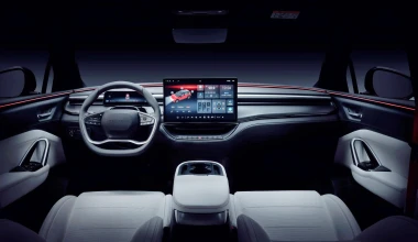 Η εταιρεία που φτιάχνει τα iPhone κατασκευάζει πλέον και αυτοκίνητα – Με τιμές από 24.300 ευρώ