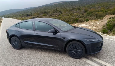 Οδηγούμε τη νέα και πιο προσιτή έκδοση του Tesla Model 3! 