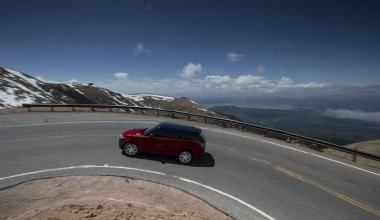 To Range Rover Sport κάνει ρεκόρ στο Pikes Peak