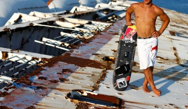 Water ski στο ναυάγιο Mediterranean Sky