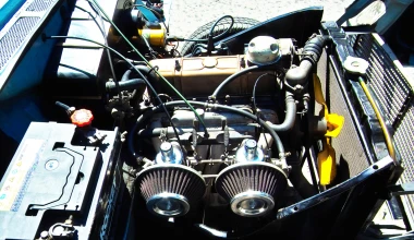 ΟΔΗΓΟΥΜΕ Triumph Herald 1200: Πολύ αργά