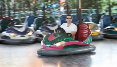 Συγκρουόμενα στο ALLOU FUN PARK