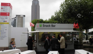 …και δυο λουκάνικα Φρανκφούρτης