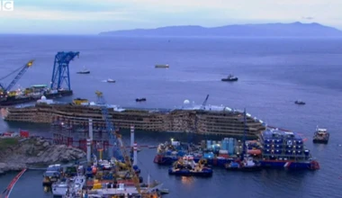 Όρθιο το Costa Concordia