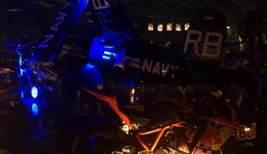 Ο μαγικός κόσμoς της Hangar-7 