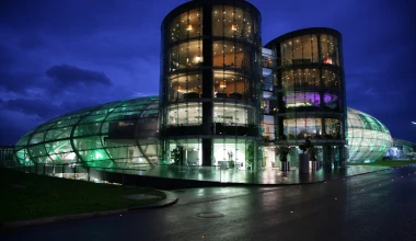 Ο μαγικός κόσμoς της Hangar-7
