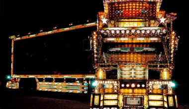 Decotora: Art on Truck