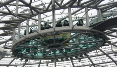 Ο μαγικός κόσμoς της Hangar-7