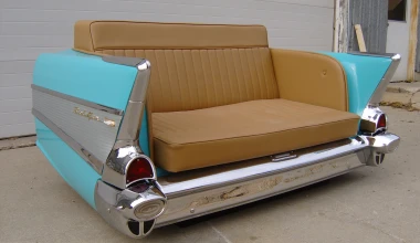 Καναπές και κρεβάτι για τους «πιστούς»