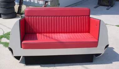 Καναπές και κρεβάτι για τους «πιστούς»