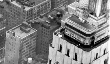 Στο Empire State Building η Mustang 50 χρόνια μετά 