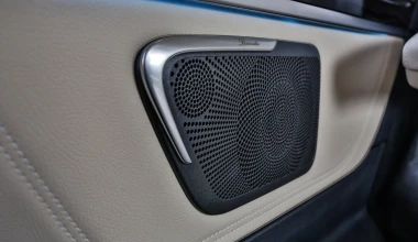 ΟΔΗΓΟΥΜΕ: Mercedes-Benz V-Class