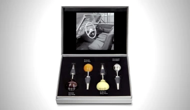 Σετ με 4 πώματα μπουκαλιού Mercedes-Benz