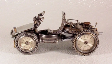 Μινιατούρες-γλυπτά από ρολόγια χειρός

