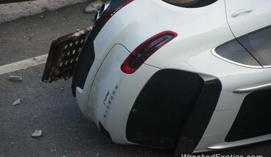 Τουμπάρισμα νταλίκας στην Κίνα με Porsche Macan