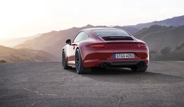 VIDEO: Porsche 911 GTS 