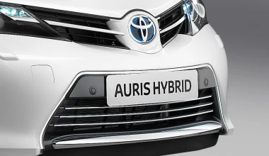 Νέο Toyota Auris Hybrid 2013