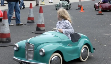 Αγώνας με παιδικά αυτοκίνητα