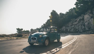 Ένα 2CV στον δρόμο του Cactus