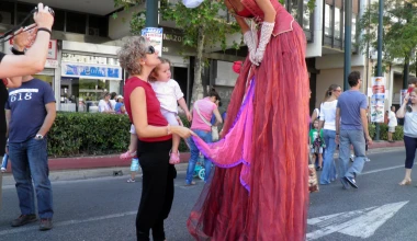 Πανεπιστημίου: κλειστή στα ΙΧ, ανοιχτή στον κόσμο