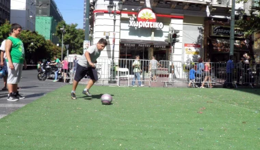 Πανεπιστημίου: κλειστή στα ΙΧ, ανοιχτή στον κόσμο