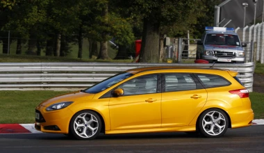 Ford Focus ST @ Brands Hatch