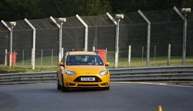 Ford Focus ST @ Brands Hatch