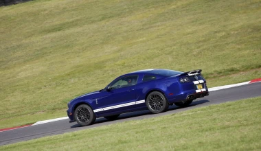 Ford Mustang Shelby GT500 @ Brands Hatch