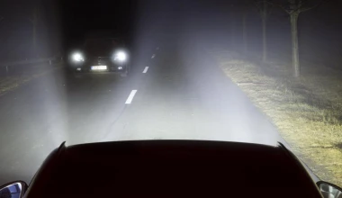 Η Opel αναπτύσσει τα «έξυπνα φώτα»